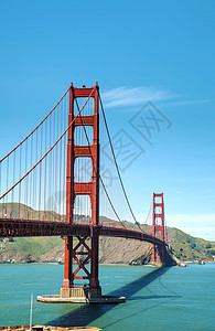 旧金山著名的金门桥 位于旧金山旅行天空红色蓝色历史性地标天际海洋吸引力城市图片