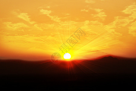 日落的天空 泰国光束薄雾季节国家顶峰气候高地农村天气太阳图片