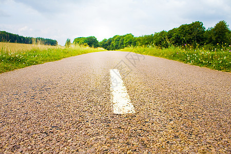 高速地貌的公路交通旅行路线蓝色车辆运输太阳曲线驾驶地平线图片