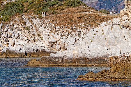 海洋中的岩石风景旅行海滩海景假期森林海岸闲暇蓝色热带图片