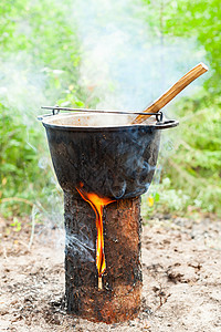 用斯堪的纳维亚圆木蜡烛做饭壁炉国家燃烧木炉营火乡村美食食物日志火焰图片