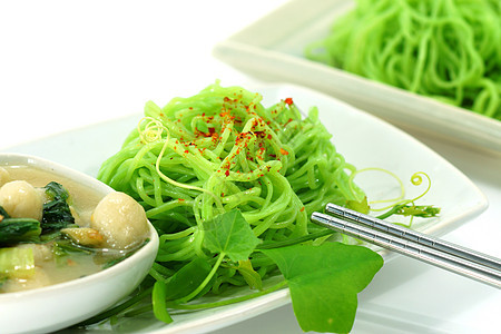 日本面条健康午餐酱油辣椒沙拉食物蔬菜美食绿色敷料图片