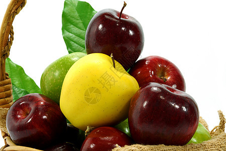 在篮子里的苹果 白色背景生态甜点叶子营养食物饮食水果果汁花园反射图片