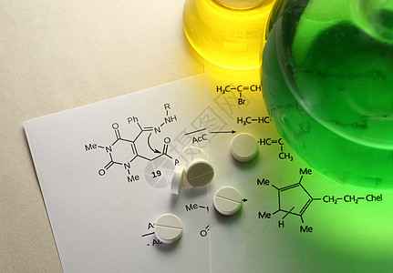 化学合成公式实验室反应物圆形学习白色黄色玻璃实验图片