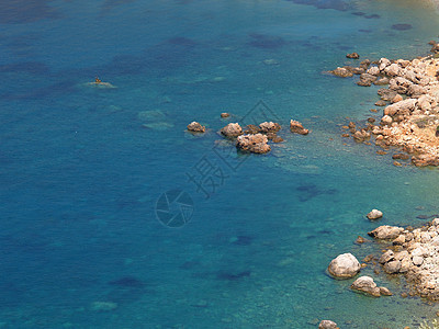 希腊Chios海岸蓝色水域希腊丘陵海岸线假期晴天支撑海景地平线天空全景游客图片