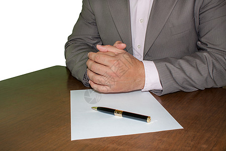 坐在合同文件正前的商家女性男人工作职场签名人士男性文档文书商务图片