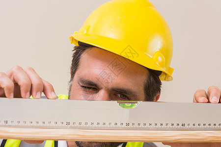 使用精神水平的建筑工人建筑体力劳动者头盔男性工匠建设者男人背心职业防护图片