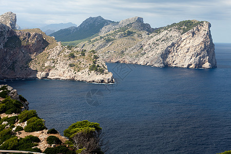 西班牙巴利阿里克岛马贾卡的福特曼托尔海岸岩石高度旅行蓝色悬崖太阳导师海洋海岸线图片