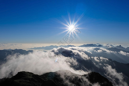 日出在山上环境都市地方假期风景星形文化薄雾日落山沟图片