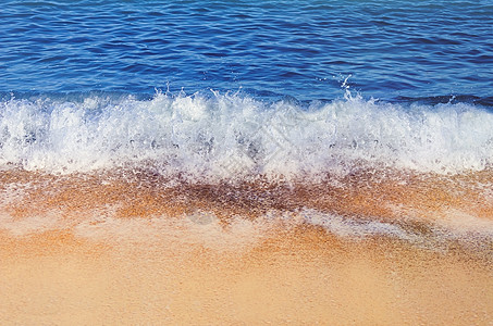 浮度浪花海景海浪泡沫大风地平线码头海水风暴多云图片