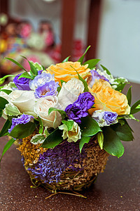 婚前花束花瓣仪式接待假期婚礼女性传统雏菊毛茛紫色图片