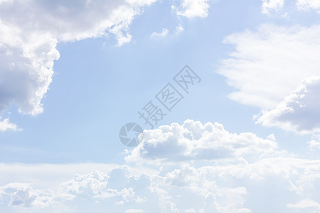 天空与美丽的云彩 在白昼气候全景柔软度环境场景天堂阳光天气蓝色空气图片