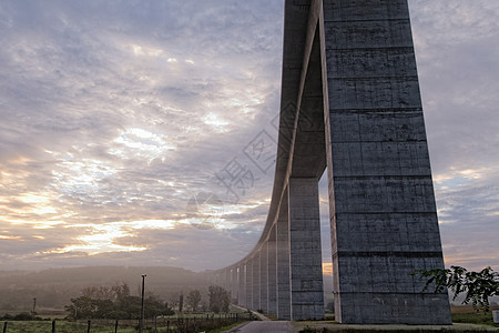 大高速公路管道匈牙利曲线过境驾驶天空汽车立交桥旅行穿越路线建筑学图片