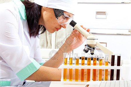 女科学家显微镜学生药店诊所实验室液体职业技术专家实验图片
