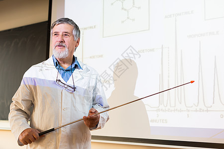 资深化学教授授课老师学生报告课堂粉笔学院大学学校科学外套图片