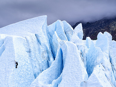 冰川攀爬者图片
