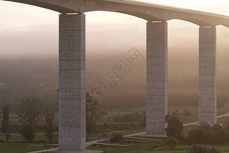 大高速公路管道匈牙利日出道路艺术建筑商业建筑学汽车路线天空驾驶图片