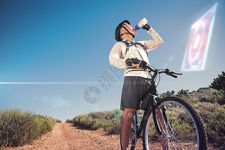 乡村地形上适合的自行车饮用水综合图象(一)图片