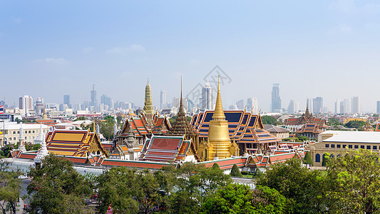 曼谷大宫和翡翠佛寺的空中景象图片