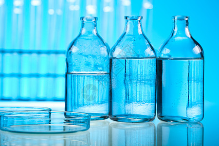 实验室需求 明亮的现代化学概念科学消毒仪器瓶子烧杯医学研究蓝色管道反射图片