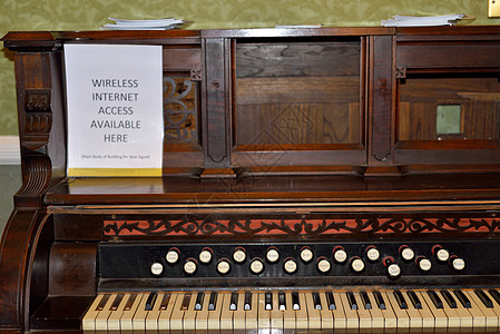 古董钢琴乌木音乐艺术图书声学棕色传单笔记钥匙乐器图片