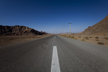 道路 明亮多彩的音调概念假期街道游客风景交通旅行阳光国家场景驾驶图片