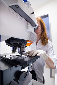 医院负责专业的微量检查微生物显微镜大学知识遗传学镜片药店研究员高科技商业图片