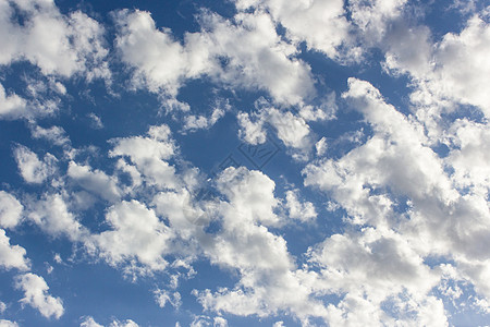 天空中有微云云景阳光环境风景靛青季节天气晴天气象自由图片