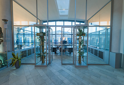 现代办公室绿色房间建筑公司大堂大厅技术地面商业桌子图片