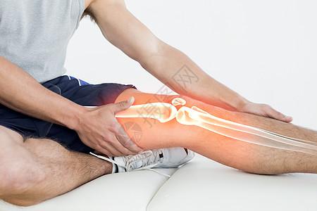 受伤男子高压膝盖短裤双手骨骼卫生红色保健痛苦皮肤男性辉光图片