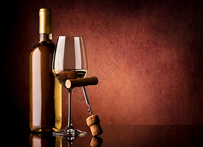 葡萄酒和软木炉庆典起泡酒杯液体纪念日奢华玻璃瓶子水晶白色图片
