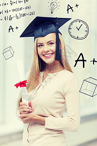 持有证书的毕业上限学生人数教育女孩知识女士木板成就青少年角帽流苏学士图片