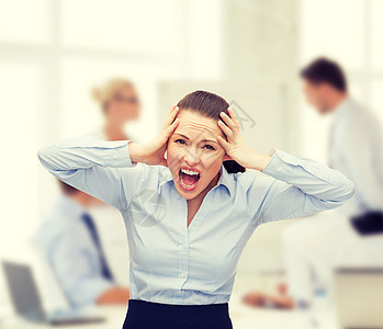愤怒的尖叫女商务人士老板人士商业咨询焦虑挫折震惊拉丁女士办公室图片
