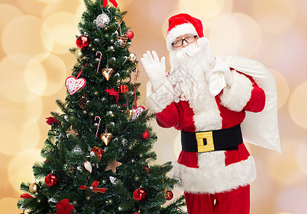 带包和圣诞树的桑塔克拉斯老年腰带惊喜男性假期帽子戏服传统男人眼镜图片