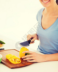 妇女切除蔬菜食物重量胡椒损失厨房辣椒女性饮食维生素桌子图片