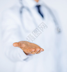 男医生手里握着东西的手保健棕榈商业药品治愈卫生援助营销产品治疗图片