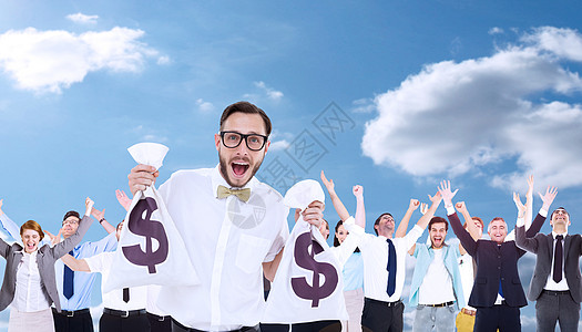 喜剧般的怪人商务人士拿着钱袋胡子人士太阳团队生意人货币欣快感经济天空欢呼图片