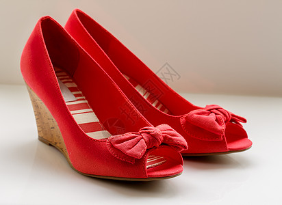 红弓桥红色高跟鞋楔子楔形布料品牌悬臂女士蝴蝶结木鞋图片