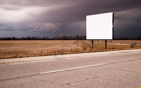 白色空白广告板广告广告牌标志农场田野雷暴风暴天空横幅旅行天堂营销天气木板黑暗大板图片