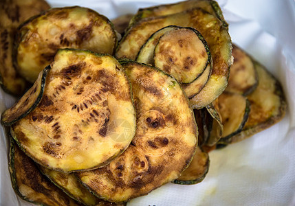 烧焦的椰干食物饮食纸巾沙拉美食草本植物橙子营养蔬菜油炸图片