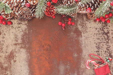 假日背景童话羊毛贺卡缠绕松树边界作坊浆果装饰品高架图片