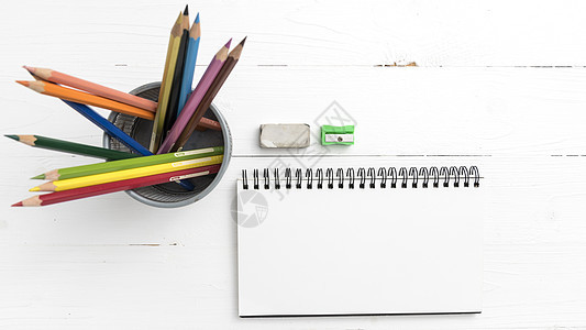 用彩色铅笔注纸办公室教育学校白色笔记本桌子笔记绘画软垫记事本图片