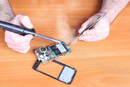 修理损坏的手机图片