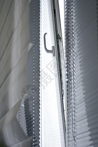 开窗和水平百叶窗塑料房间办公室阳光玻璃条纹安全快门遮阳帘隐私图片