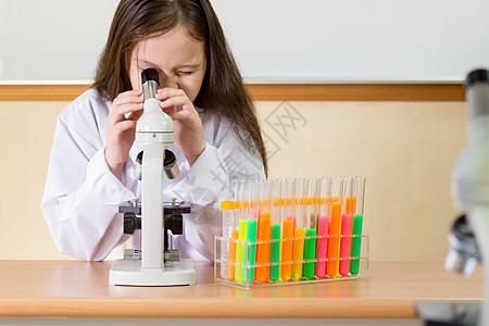 儿童科学家 研究显微镜国人生物学童年白色生物实验教育孩子管子技术图片