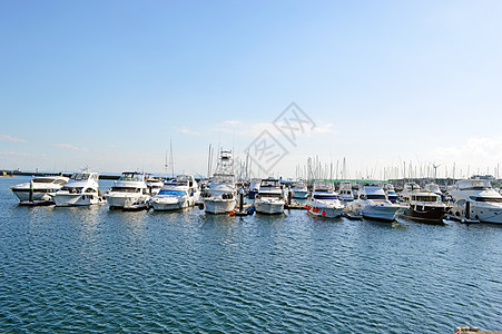 港口的渡轮车辆巡航旅行海滩旅游海洋背景图片