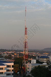 市内电信塔台广播盘子技术网络收发器细胞天空信号辐射工业图片