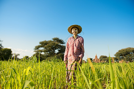 年轻的亚洲女农民图片