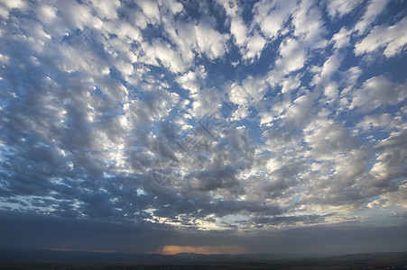 蓝色天空的云自由气候空气风景场景天堂气象气氛环境太阳图片