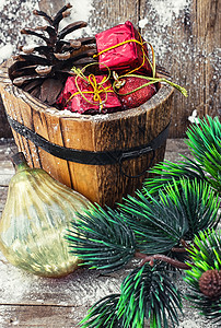 圣诞节的装饰松果礼物装饰品松树玩具浴缸金子贺卡传统锥体图片
